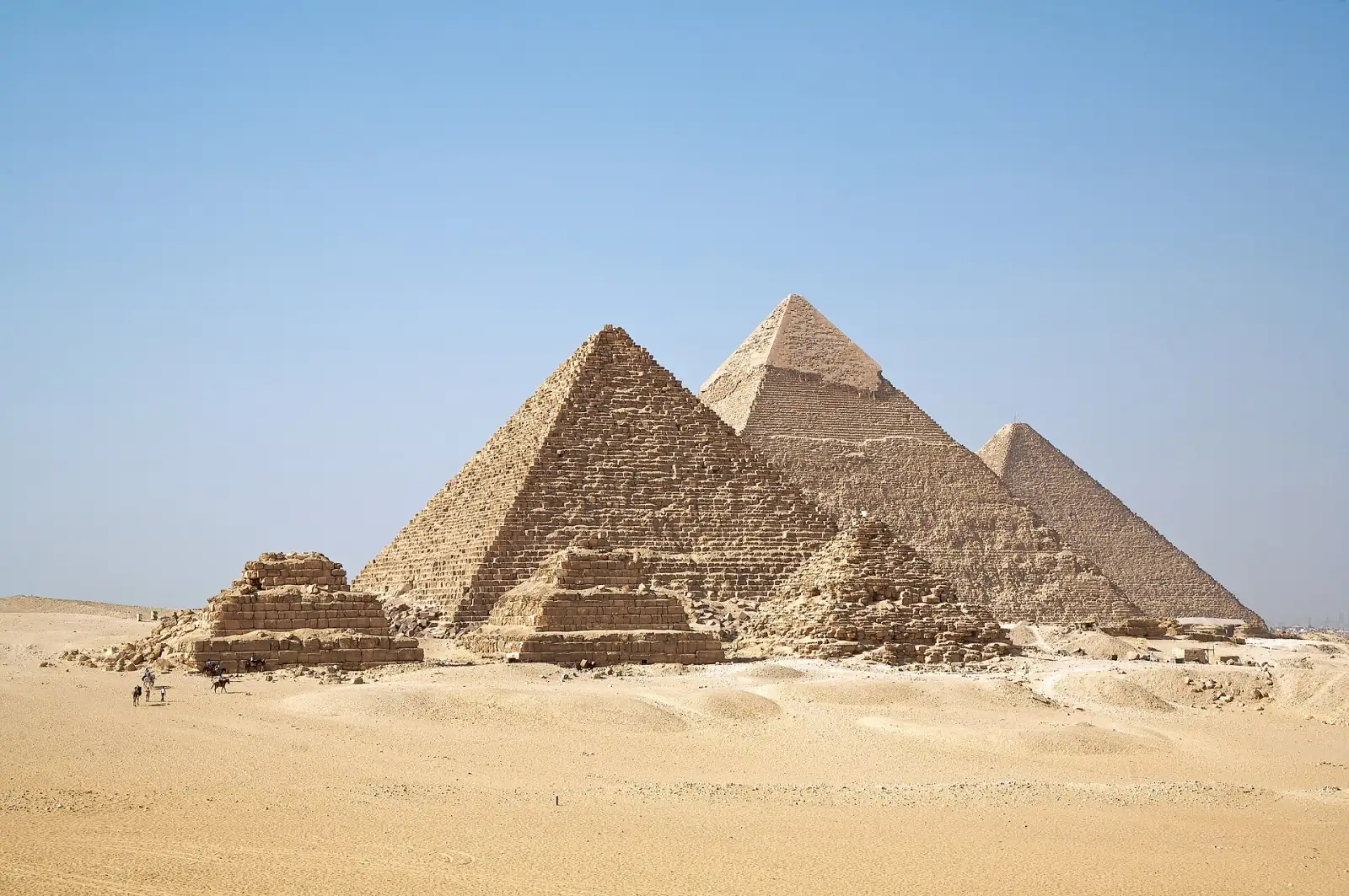 أهرامات الجيزة الثلاثة