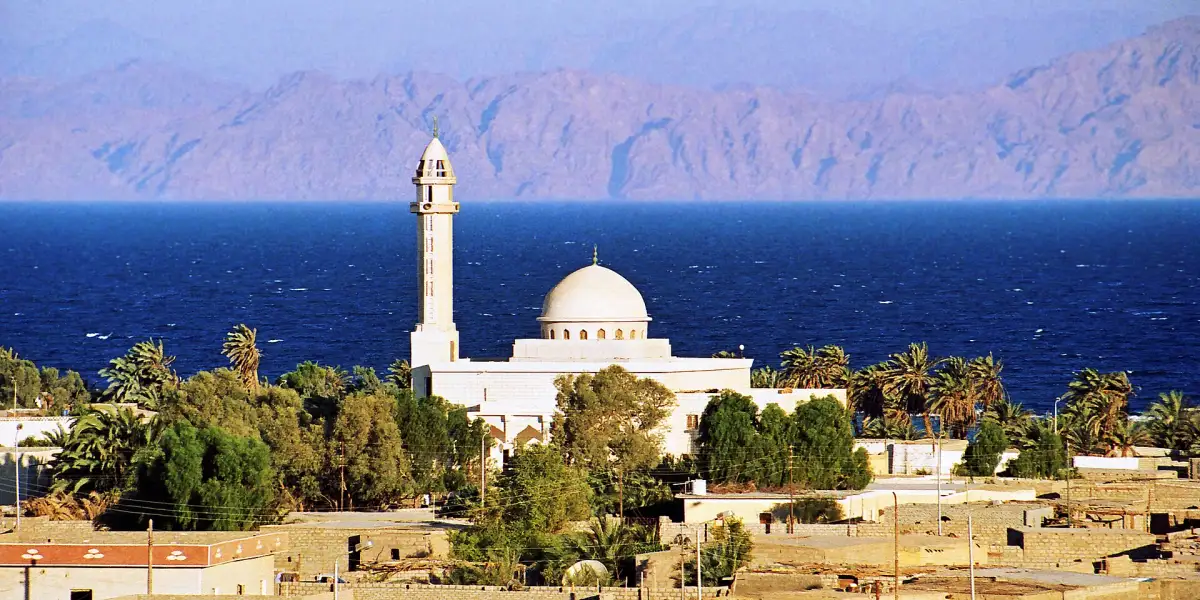 A mosque on the Dahab coast with the Sinai mountains behind