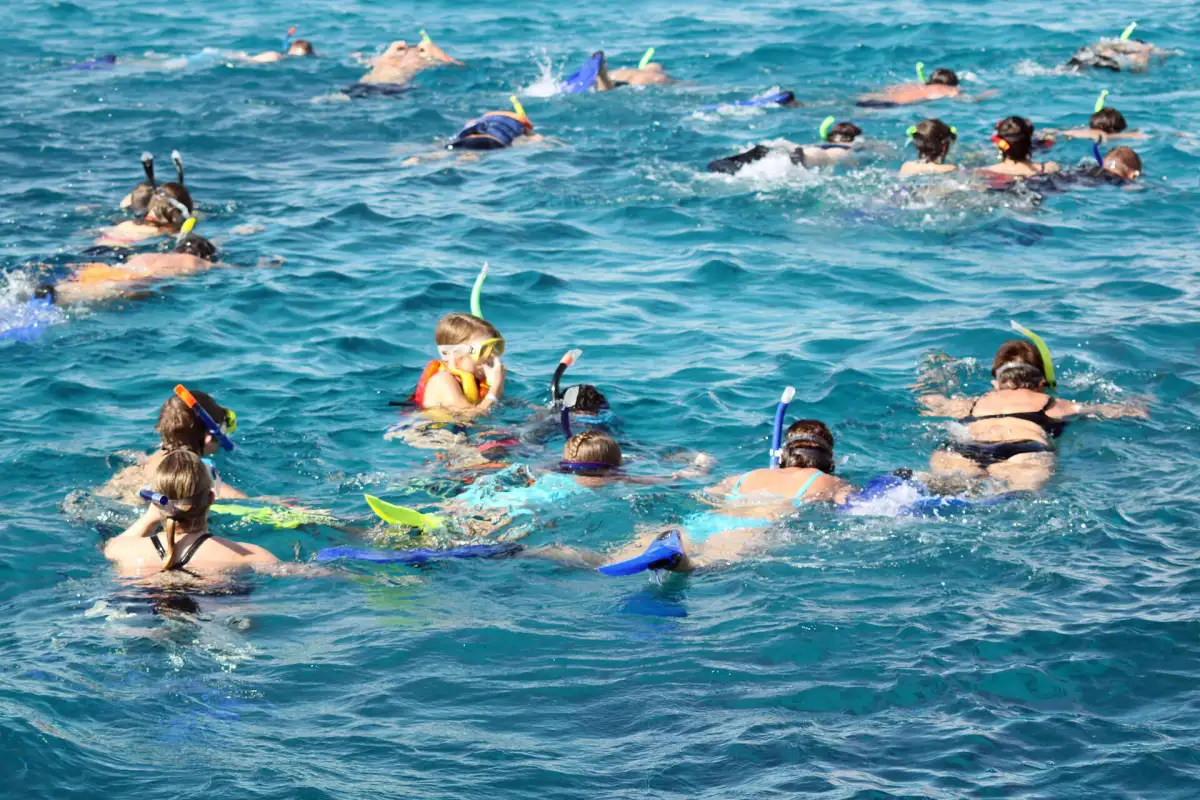 A group snorkeling in Hurghada